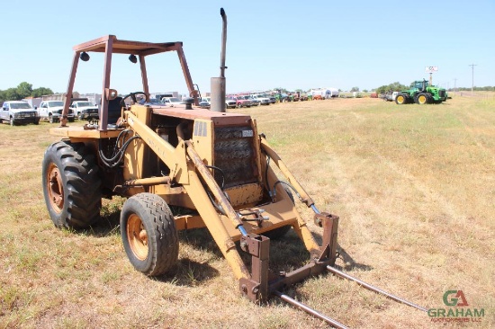 CASE 480D CONSTRUCTION KING LANDSCAPE TRACTOR, S/N 9080612, G,P LOADER W/ HAY FORKS, CANOPY, REAR