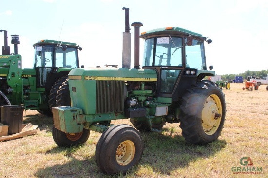 JOHN DEERE 4450 FARM TRACTOR, S/N 004040, CAB, HOUR METER READS 2820 HRS, 3PT, PTO, (WEAK CLUTCH)