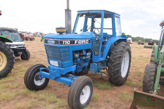 FORD 7710 FARM TRACTOR, CAB, HOUR METER READS 2874 HRS, 3PT, PTO. (NO WINDSHIELD OR DOORS)
