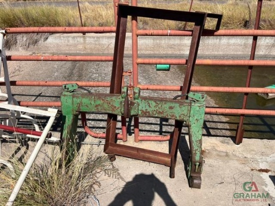 3PT QUICK HITCH FOR TRACTOR, SELLS OFFSITE AT GRAHAM FARM & RANCH LOCATION BUYER RESPONSIBLE FOR