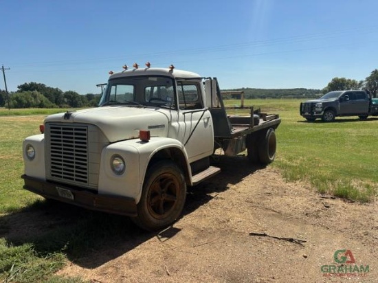 Ihc 1600 S/A Flatbed Truck, S/N 1066dha25198, V8, Std Trans, Od Reads 59326 Miles, Deweze Arm Bed.