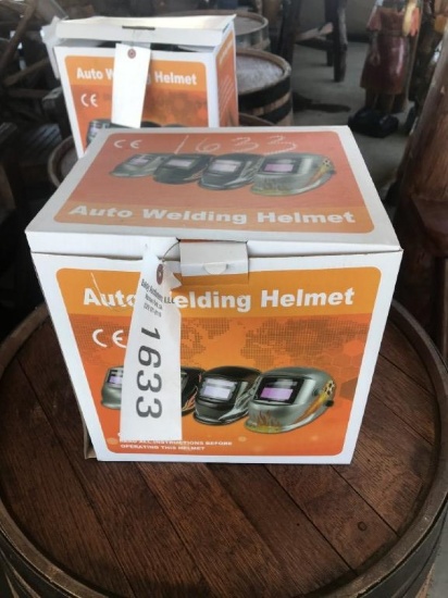 AUTO-DIIMMING WELDING HELMET