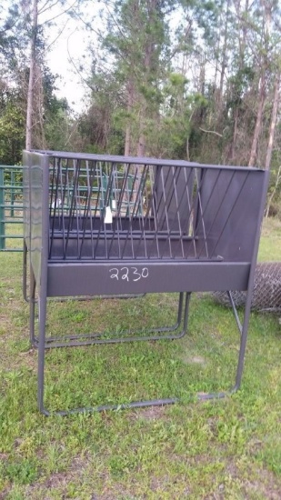 NEW HAY FEEDER
