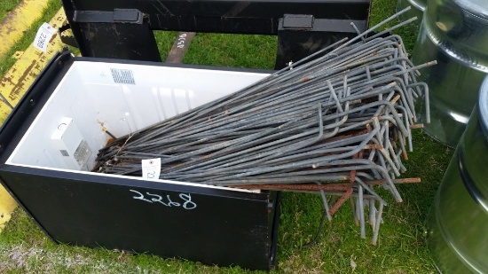 BOX METAL STAKES/GATE PINS