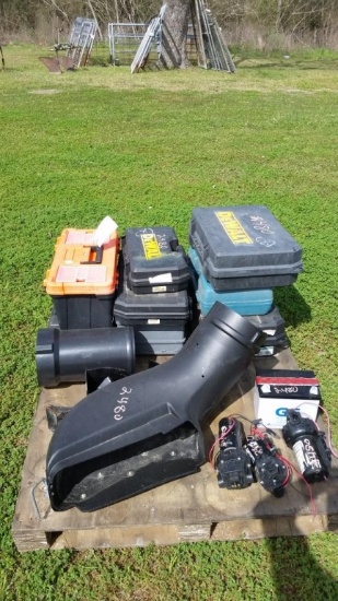 LOT (3) ELECTRIC PUMPS, 8 BOXES,BATTERY