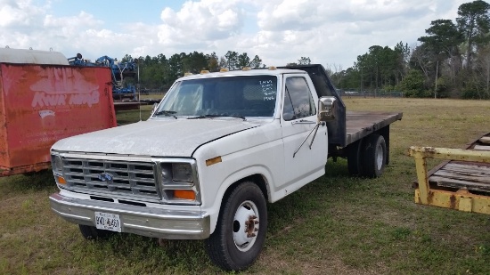 1986 FORD DUALLY TRUCK