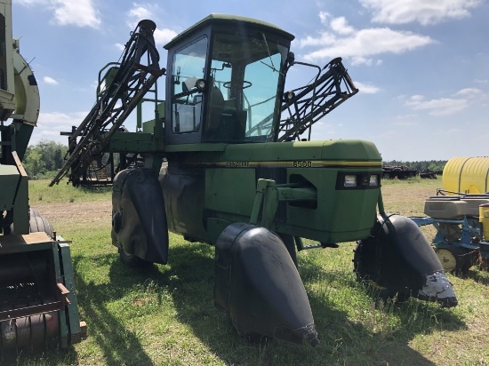 6500 HIGH BOY SPRAYER W/REAR FOLDING BOOMS