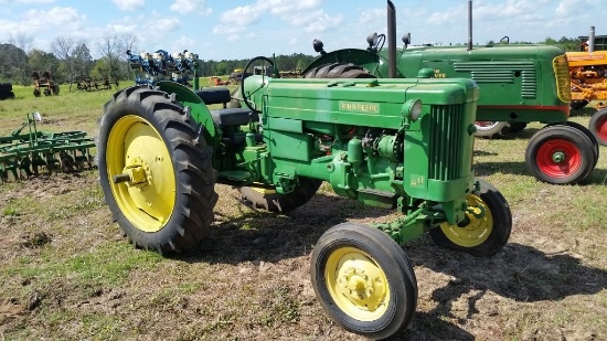 JOHN DEERE 40 TRACTOR