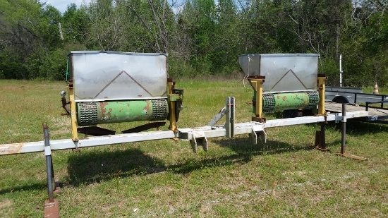 FERTILIZER DISTRIBUTOR