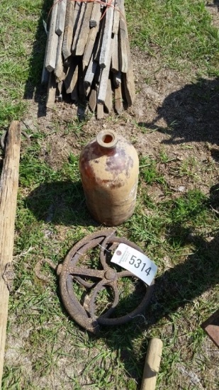 LOT-PULLEY & GLASS JUG