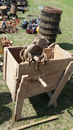 ANTIQUE CORN GRINDER