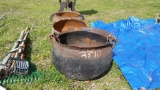 VINTAGE METAL POT