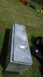 DIAMOND PLATE ALUMINUM TRUCK TOOL BOX