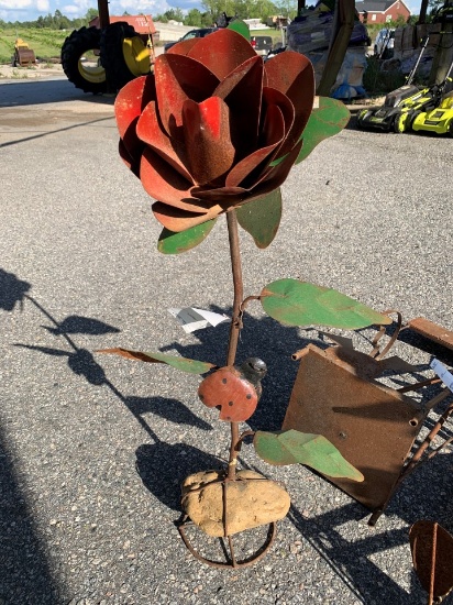 single metal rose w/lady bug