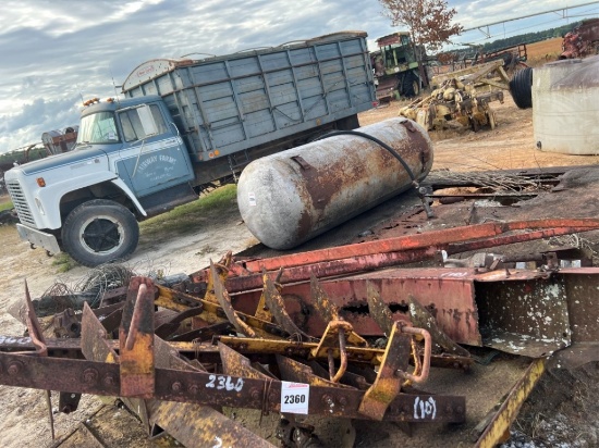 3 Harrow Scrappers, 2 Row Markers, 1 Toolbar