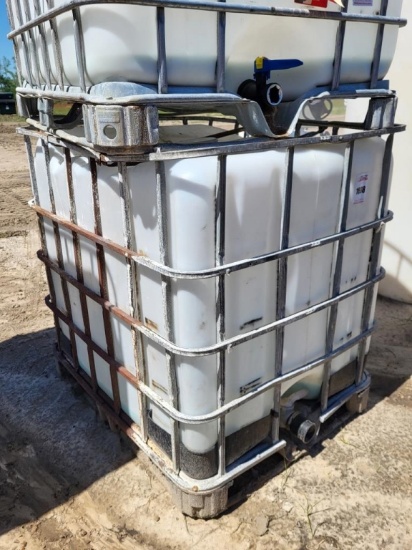 275 Gallon Poly Tank W/cage