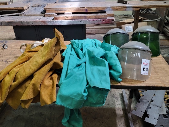 4 welding aprons, 2 jackets, 3 helmets