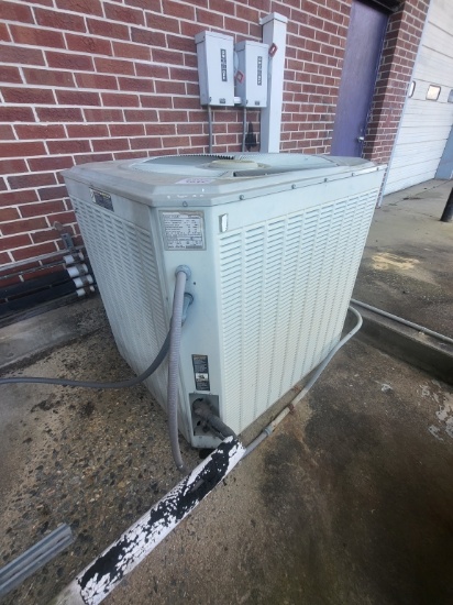 Trane A/C unit model TWA060D400A1
