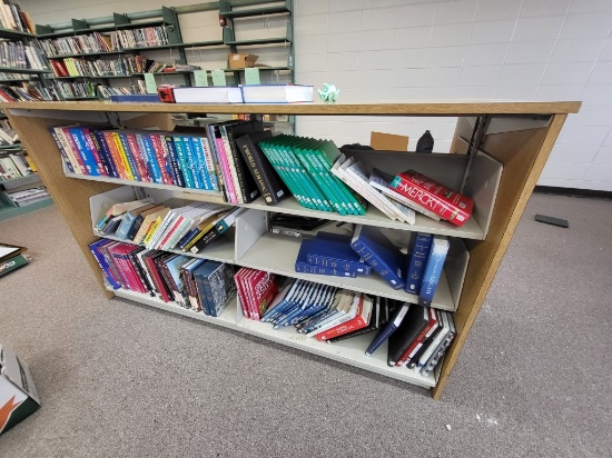 wooden shelf w. books 75 x 43x33