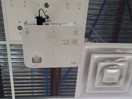 Nec M363 projector w. screen