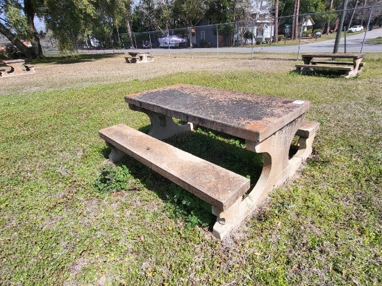 concrete picnic table w. 2 benches 6x3