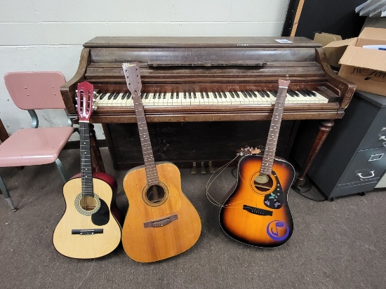 Piano & 3 guitars