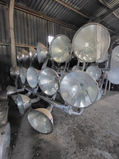 (16) stadium light fixtures 140x77