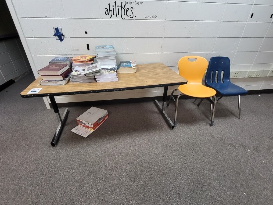 metal/wood table & 2 stationary chairs