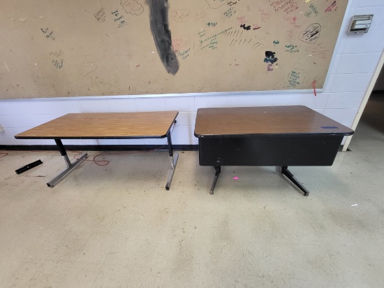 2 metal/wood tables