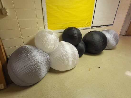 7 large decorative stretch lanterns