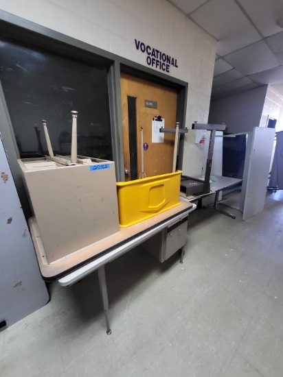 2 tables, 3 metal office desks