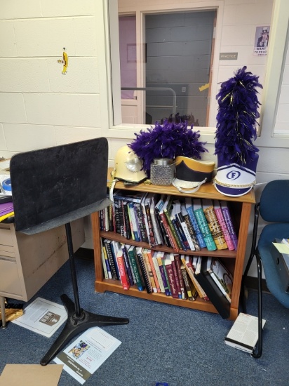 Books Shelf W. Contents -instructor Music