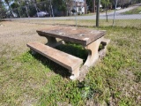 concrete picnic table w. 2 benches 6x3