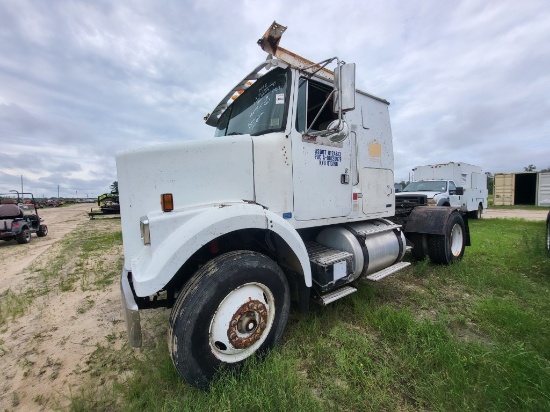 1988 Volvo Semi Truck W/ Sleeper Cab
