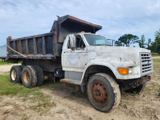 1996 Ford F700 Dump Truck