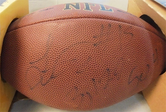 -NFL- Full-Size Autograph/Signed Football