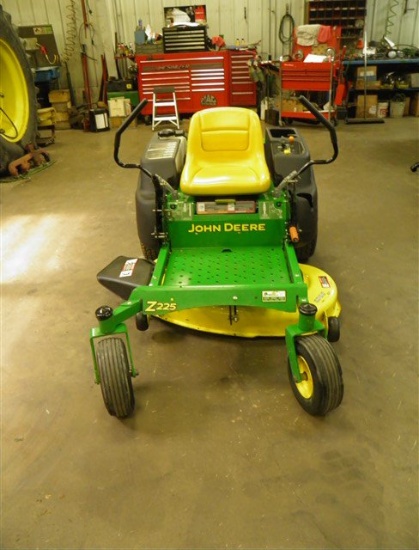 07 JD Z225 Eztrak 42" deck 358 hrs.