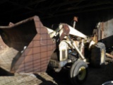FORD 1000 SERIES tractor with bucket and loader