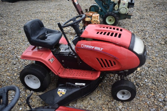 Troy-Built Garden tractor C72 Troy-Built 12.5hp garden tractor 38in deck