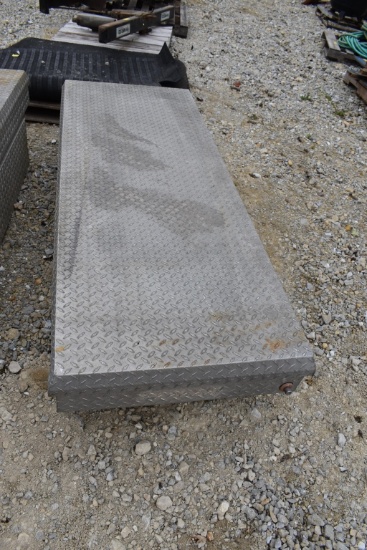 Diamond plate truck toolbox