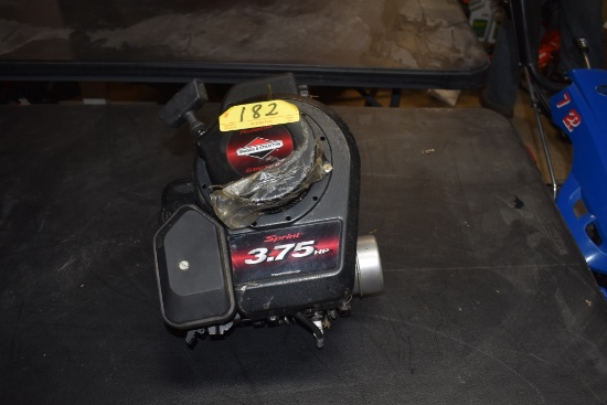 BRIGGS& STRATTON 3.75HP VERTICAL SHAFT ENGINE