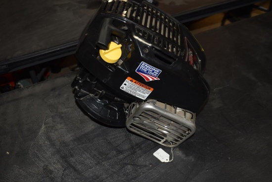 BRIGGS&STRATTON 163CC VERTICAL SHAFT ENGINE
