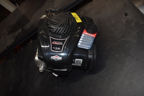 BRIGGS & STRATTON 140CC VERTICAL SHAFT ENGINE