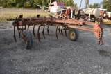 INTERNATIONAL 12 11245 IH 12 shank chisel plow, 11ft wide.