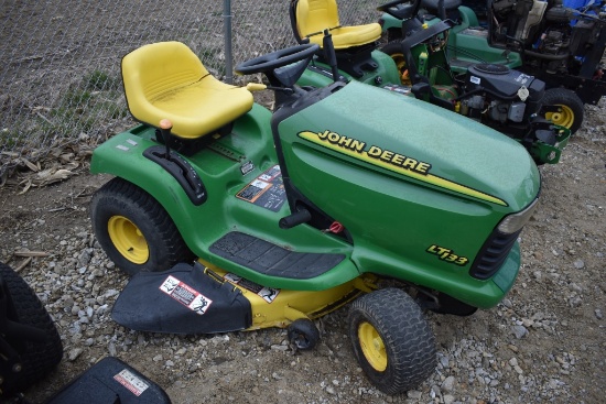 John Deere LT133 riding mower