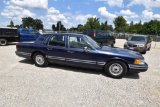 1994 Lincoln Town Car 125,269 miles , leather  interior, pwr windows, pwr l
