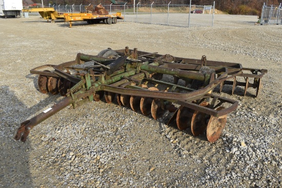 John Deere 10ft, disc, needs tire, hydraulic  cylinder,