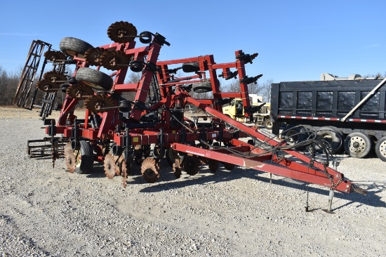 2007 Salford 570RTS, 25ft. working width, 3  section folding, wavy disc bla