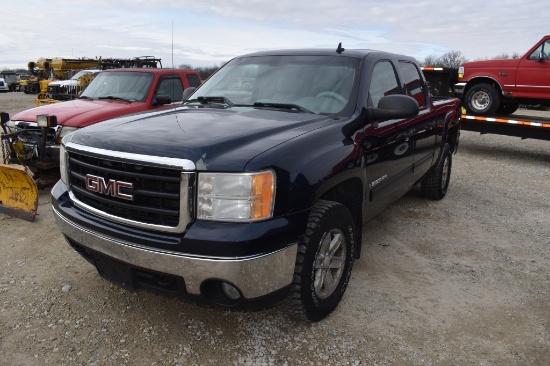 2007 GMC SIERRA  1500, Z71, 4x4, 267,770  miles, crew cab, gas engine, HAS