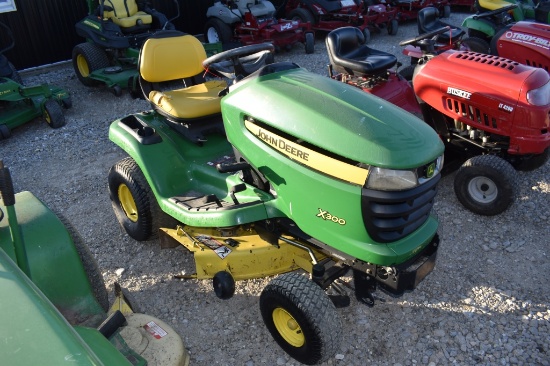 JOHN DEERE X300 21882